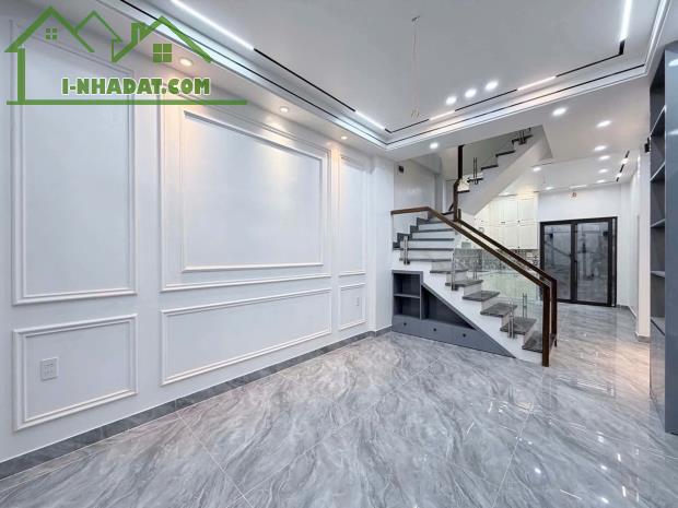 Bán nhà mới tại đường hàng kênh lạch tray