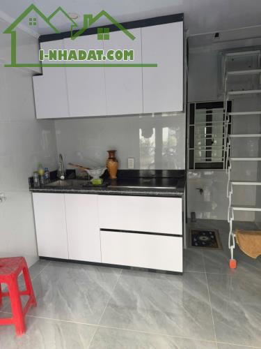 Cần bán nhà ngõ ô tô trung tâm
