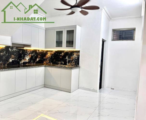 Bán nhà 3 tầng độc lập sạch đẹp ngõ 25 Khúc Hạo - 2