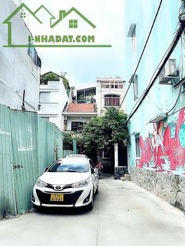 DUY NHẤT NHÀ BÁN PHONG CÁCH BIỆT THỰ CỔ ĐIỂN Đ.TRẦN QUANG DIỆU, QUẬN 3 - NGANG ĐẸP - 1