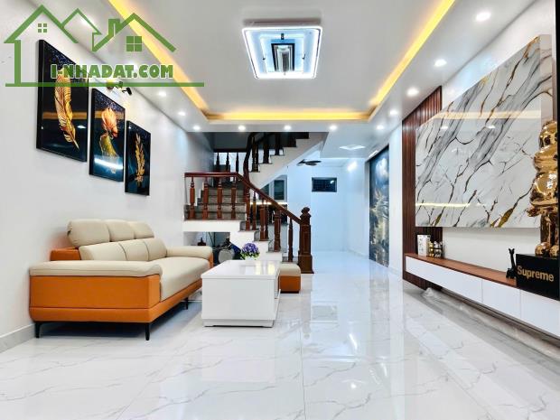 CHỦ CHUYỂN CÔNG TÁC - BÁN GẤP NHÀ 3 TẦNG ĐỘC LẬP NGAY AEON MALL - GIÁ CỰC "SỐC"!