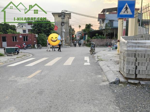 Đất Nguyên Khê ko còn lô thứ 2 như này.
73m2, mt5.4m, ô tô tránh ô tô, TĐC Nguyên Khê, - 2