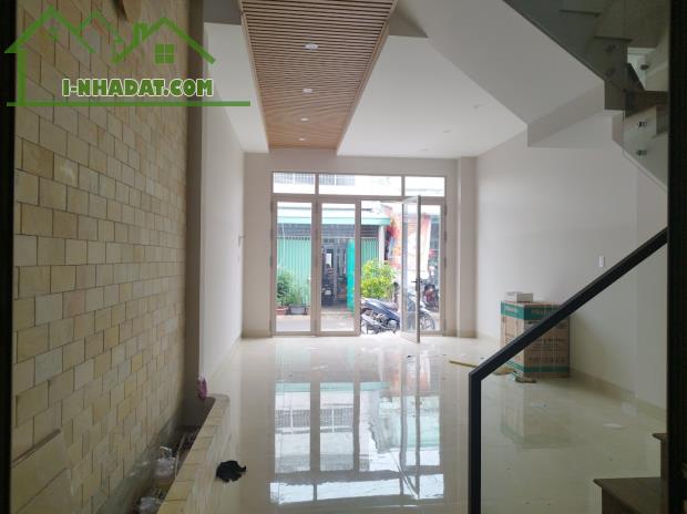 Bán nhà mới 100% 1 trệt 2 lầu, tặng full nội thất, giá 2,6 tỷ, Phường Sa Đéc, Đồng Tháp