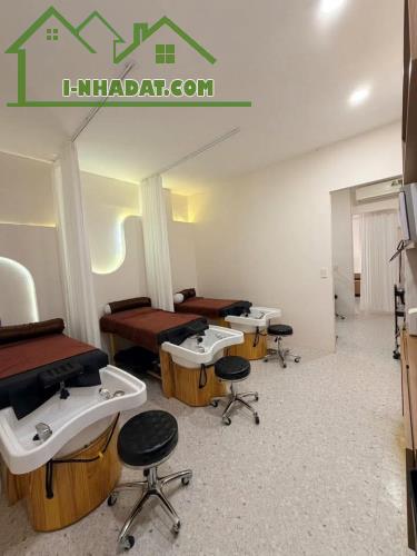 cần sang gấp mặt bằng vị trí siêu đẹp
