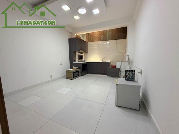 [L2479] Nhà 4 tầng hẻm xe hơi sát ĐH Văn Lang, 12.x tỷ - 2