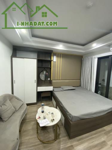 Cho thuê Căn Chung cư mini giá rẻ tại Ngõ 193 Trích Sài. Ban công View cực thoáng. Chỉ 5.5 - 3