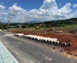 Lâm Hà bán lô đất sẵn thổ cư đường nhựa trước đất cách sân bay Liên Khương 22km giá 335tr