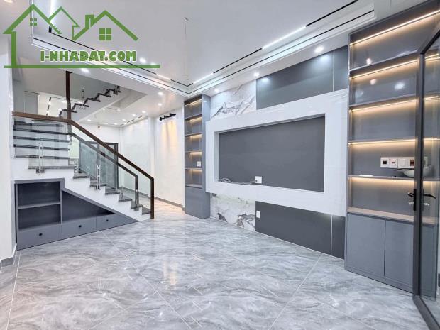 Bán Nhà Hàng Kênh Thông ra Lạch Tray cách 200m ra đường Lớn - 1