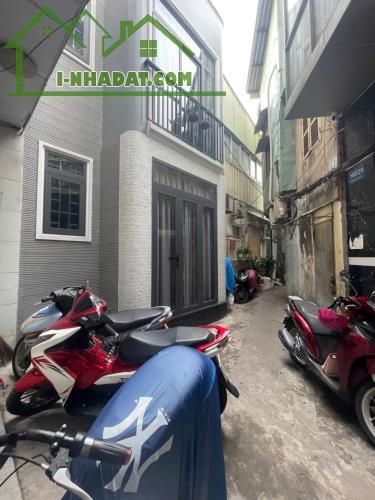 TRUNG TÂM QUẬN 1 - CỐNG QUỲNH - SÁT BÊN BÙI VIỆN - NHÀ 3 TẦNG - 28M2 - CHỈ 4.85 TỶ( T - 1