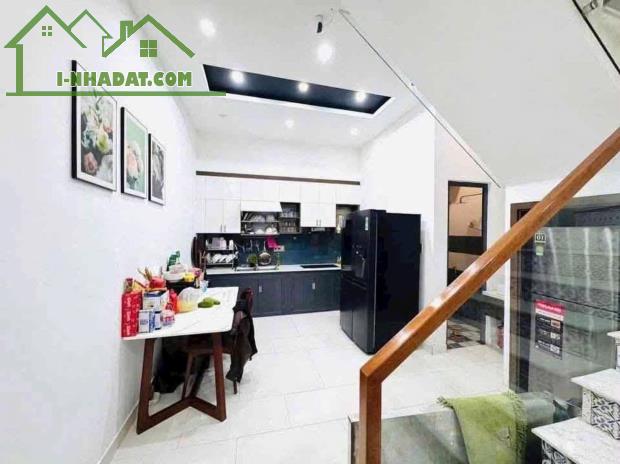 Nhà 3 tầng kiệt ô tô Trần Cao Vân - 1