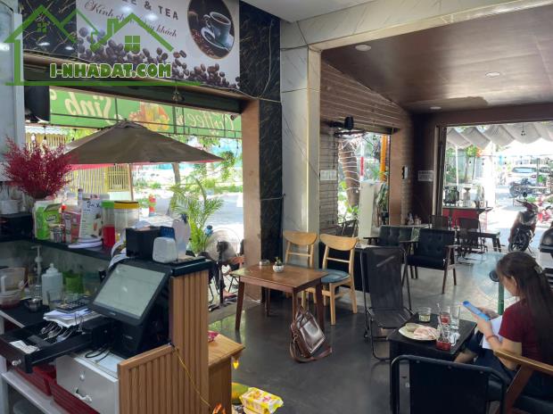 SANG QUÁN CAFFE Góc 2 MT, Quán Đẹp Lắm, DT : 6m x 15m, Ngay góc 2 MT đường kính doanh sầm - 3