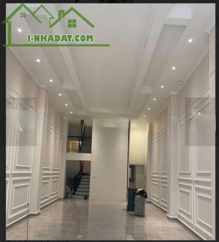Cho thuê nhà MP Mai Hắc Đế, Hai Bà Trưng 100M x 7T MỚI TINH, THANG MÁY, KD giá 180 triệu