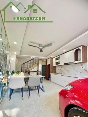 BÁN NHÀ 1 TRỆT 1 LỬNG 4 LẦU CÓ THANG MÁY – KHU BACU, PHƯỜNG VŨNG TÀU