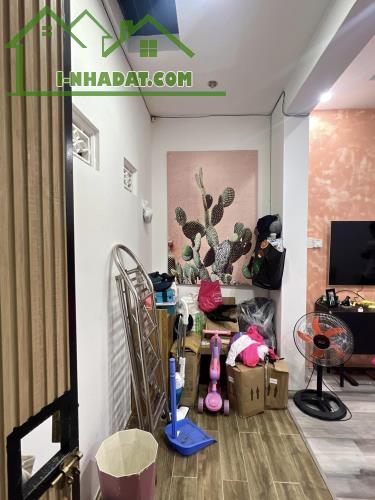 ► K Hoàng Diệu gần Nguyễn Hoàng, 33m2, 2 tầng sạch đẹp, 2PN 2WC, sổ hoàn công, 2.x tỷ - 4