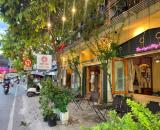 CHỐT NHANH QUÁN CAFE ĐẸP LẮM, DT Ngang 18m x 9m , Ngay sát Ngã tư đèn xanh đèn đỏ, SANG