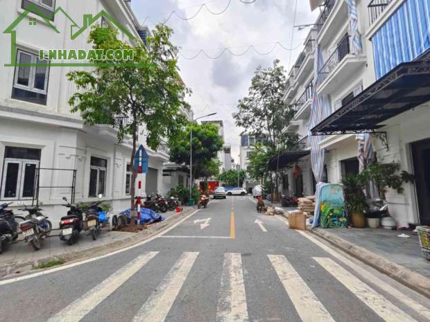 Bán nhà lô góc khu Việt Pháp, 4 tầng xây thô, đã hoàn thiện mặt ngoài. - 2