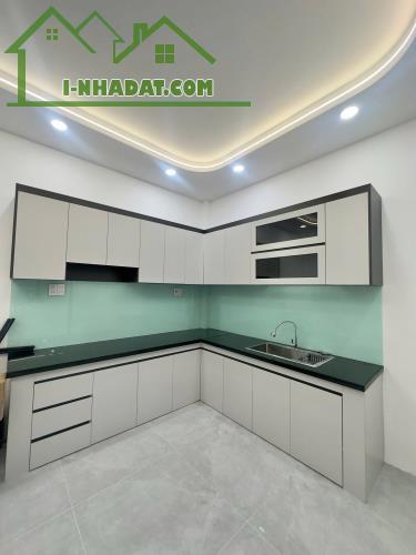 Nhà rộng, hẻm kinh doanh 8m, đối diện C/c Celadon, 6.2 tỷ - 3