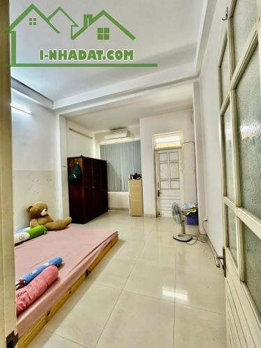 ♪ Kiệt Ô tô 6m thẳng thông Trưng Nữ Vương 117m2, 3 tầng cứng sân trước - sau , 6.x tỷ - 3