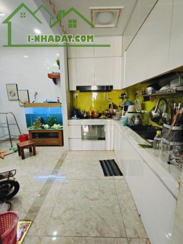 MẶT TIỀN ĐƯỜNG NỘI BỘ BÙI MINH TRỰC Q8 - NGANG 4.5M - 4 TẦNG - TẶNG NỘI THẤT - NHỈNH 9 TỶ - 1