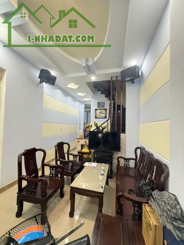 BÁN NHÀ HẺM DƯƠNG BÁ TRẠC P2 Q8 CŨ - 50M RA MẶT TIỀN - HẺM THÔNG TỨ HƯỚN 76m2 GIÁ 8,1tỷ - 1