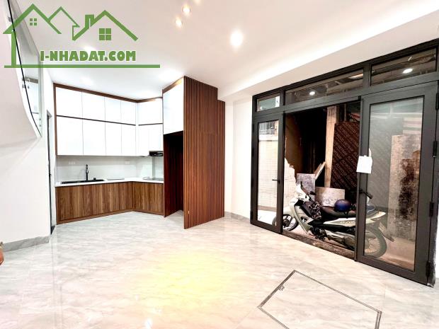 Cực hiếm! Nhà xây mới 32m2x6T thang máy - Lô góc - Full nội thất - 20m ra mặt phố Xã Đàn. - 1