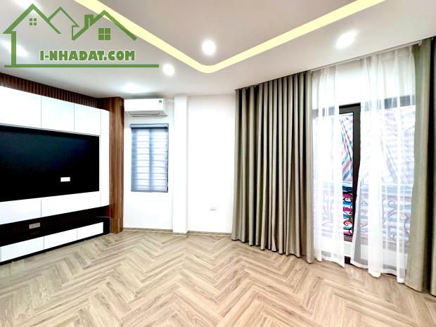 Cực hiếm! Nhà xây mới 32m2x6T thang máy - Lô góc - Full nội thất - 20m ra mặt phố Xã Đàn. - 2