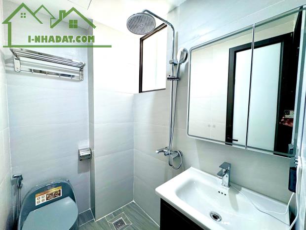 Cực hiếm! Nhà xây mới 32m2x6T thang máy - Lô góc - Full nội thất - 20m ra mặt phố Xã Đàn. - 4