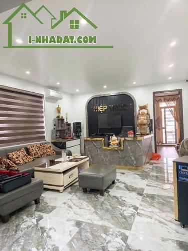 Nhà mặt đường Dư Hàng – 107,5m² x 4 tầng, lô góc 2 mặt thoáng. - 1