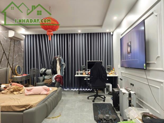 Nhà mặt đường Dư Hàng – 107,5m² x 4 tầng, lô góc 2 mặt thoáng. - 2