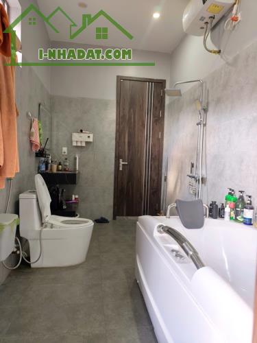 Nhà mặt đường Dư Hàng – 107,5m² x 4 tầng, lô góc 2 mặt thoáng. - 3
