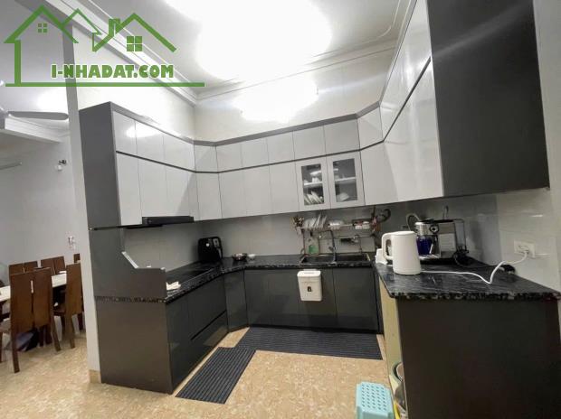 🌳 Biệt Thự Nhà Vườn 3 Tầng - Có Dòng Tiền 18 Triệu/Tháng - 2