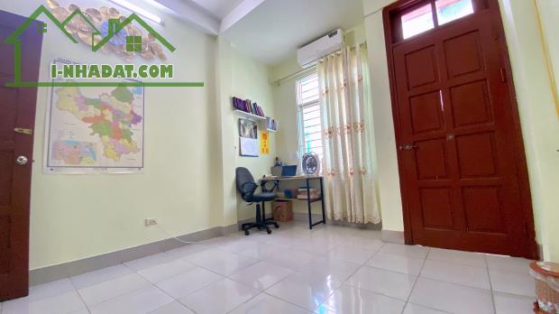 chính chủ cho thuê nguyên căn Ngọc Thuỵ 37m 4 tầng 10 triệu, gần công viên, chợ - 4