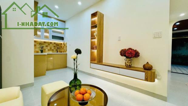 ♪ Kiệt Trần Cao Vân sát Trường Lê Thị Hồng Gấm, Bãi Đậu Ô tô, 40m2, 2 tầng ở ngay, 3.x tỷ