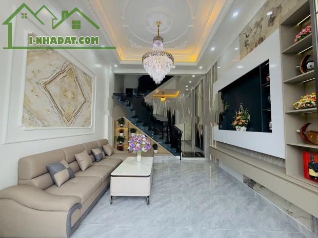 Bán nhà 3,5 tầng xây mới độc lập mặt đường Nguyễn Văn Linh