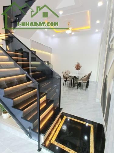 Bán nhà 3,5 tầng xây mới độc lập mặt đường Nguyễn Văn Linh - 1