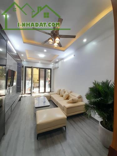 BÁN GẤP NHÀ 35M x 5T THỊNH LIỆT HOÀNG MAI - PHÂN LÔ Ô TÔ TRÁNH FULL NỘI THẤT CHỈ 10 TỶ - 1