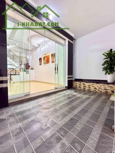 💎 HAI BÀ TRƯNG - 80.9M2 BÌA DÀI 19.5M - VỊ TRÍ SỐ 1 💎 Vị trí: MẶT ĐƯỜNG HAI BÀ TRƯNG - L