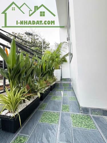 GẦN 26 THÁNG 3 GIÁP TÂN PHÚ - NHÀ ĐẸP 3 TẦNG 51M2 (4x12.5) - HẺM XE TẢI THÔNG. CHỈ 5 TỶ XX - 5