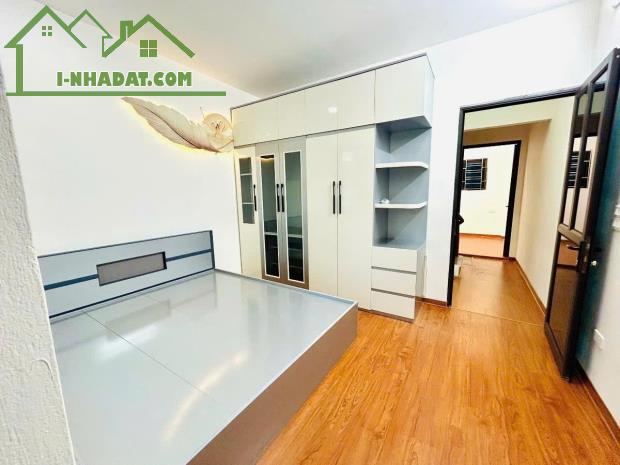 Bán nhà ngõ 169 đường hoàng mai 4 tầng long lanh 2 thoáng 40M ô tô tránh - 1