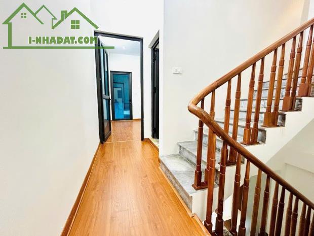 Bán nhà ngõ 169 đường hoàng mai 4 tầng long lanh 2 thoáng 40M ô tô tránh - 2