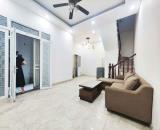 Cho thuê phòng có ban công Vĩnh Phúc (Ba Đình), ở luôn,... 2.5 triệu, 0985696268