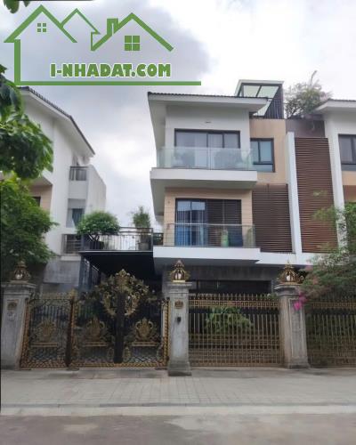 Cho thuê nhà, Chùa Láng, Nguyễn Chí Thanh, Đống Đa, 240m2x 3T -38 tr