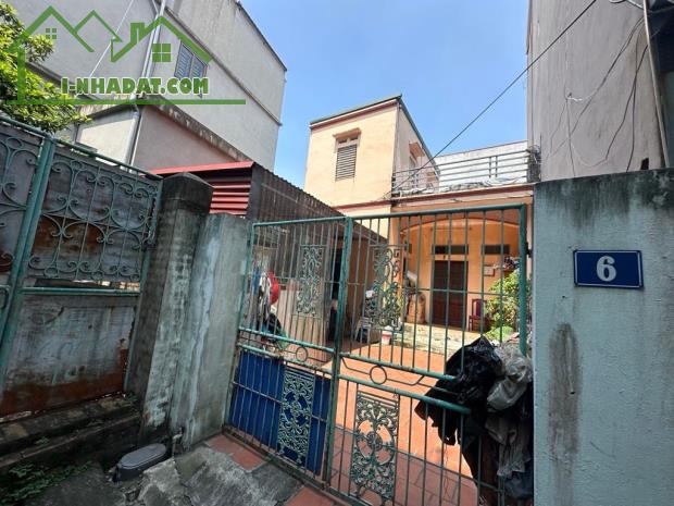 Bán nhà 110m, 2 tầng, chỉ nhỉnh 5 tỷ. Vài bước ra ô tô, hồ điều hòa.