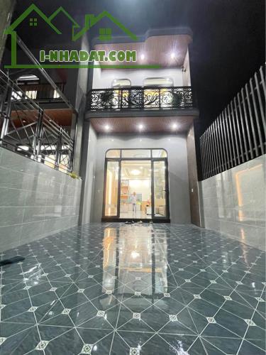 NHÀ LẦU MẶT TIỀN KINH DOANH TẠI BỆNH VIỆN SHINGMARK BIÊN HÒA