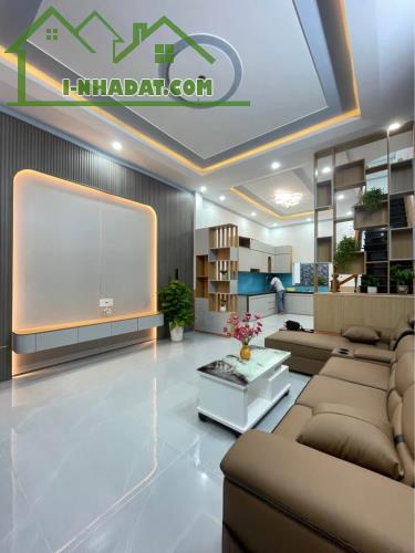 NHÀ LẦU MẶT TIỀN KINH DOANH TẠI BỆNH VIỆN SHINGMARK BIÊN HÒA - 3
