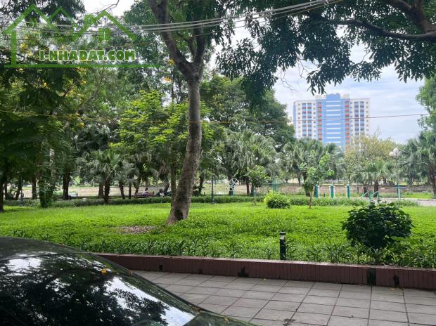 cần bán nhà thổ cư 5 phút ra hồ đền lừ