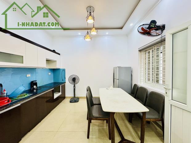 NHÀ DÂN ĐANG Ở PHƯƠNG LƯU CẦN BÁN - OTO ĐỖ CỬA - 1