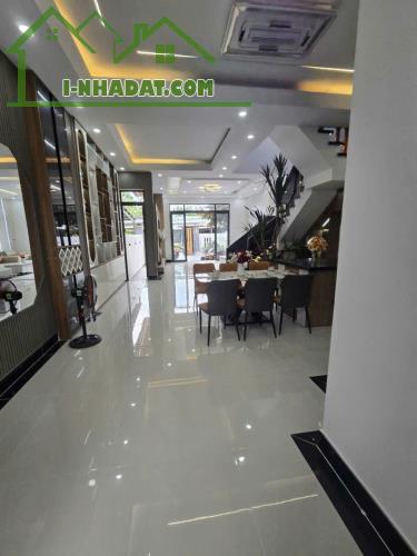 Bán Villa sân vườn kế chợ Long Thượng dt 198m2 , 1 lầu , 3pn,3wc giá 4,6 tỷ - 1