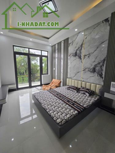Bán Villa sân vườn kế chợ Long Thượng dt 198m2 , 1 lầu , 3pn,3wc giá 4,6 tỷ - 5