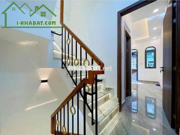 Bán gấp căn 5,5 tỷ đường Đoàn Văn Bơ, Quận 4 diện tích 21 m2 - 4